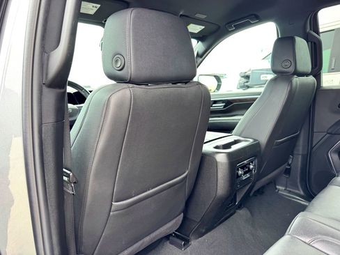 Used 2025 Chevrolet Tahoe Z71 AWD/4WD image 19