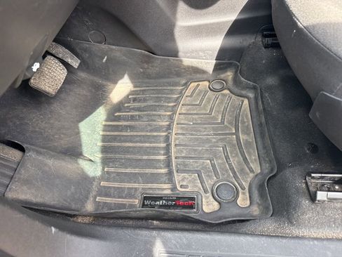 Used 2018 Chevrolet Equinox LT image 25