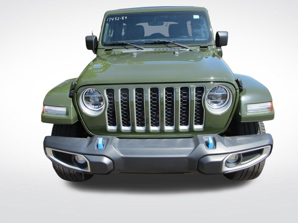 Used 2022 Jeep Wrangler Unlimited Sahara AWD/4WD image 5