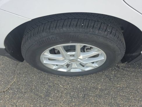 Used 2024 Chevrolet Equinox LT AWD/4WD image 9