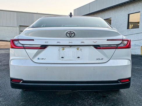 Used 2025 Toyota Camry XLE w/ Premium Plus Package FWD image 5