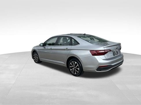 Used 2022 Volkswagen Jetta S image 3