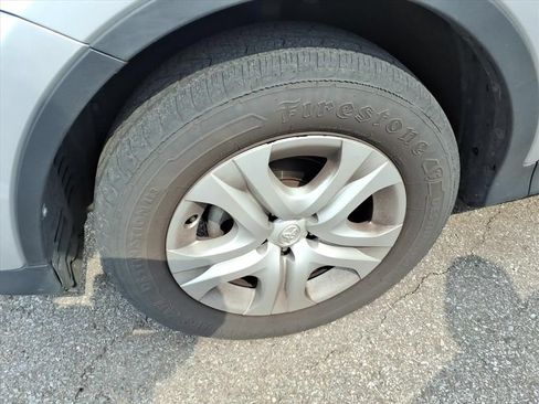Used 2015 Toyota RAV4 LE AWD/4WD image 4