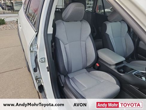 Used 2023 Subaru Outback Premium AWD/4WD image 34