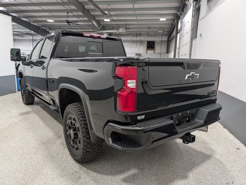 Used 2024 Chevrolet Silverado 2500 High Country w/ High Country Premium Package image 5