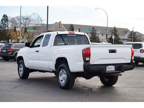 Used 2023 Toyota Tacoma SR image 5