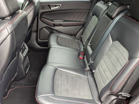 Used 2023 Ford Edge ST-Line image 12