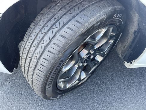 Used 2015 Chrysler 300 S image 10