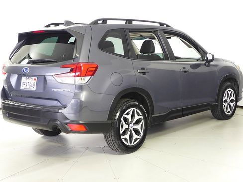 Certified 2023 Subaru Forester Premium AWD/4WD image 7