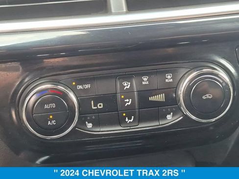 Used 2024 Chevrolet Trax RS w/ Sunroof Package FWD image 24