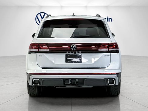 New 2026 Volkswagen Atlas Peak Edition image 4