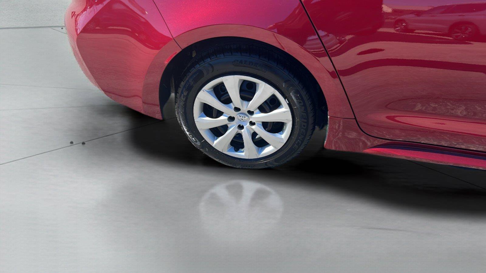 Used 2025 Toyota Corolla LE FWD image 21