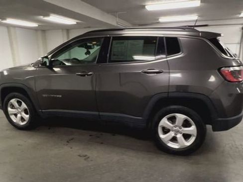 Used 2019 Jeep Compass Latitude w/ Popular Equipment Group AWD/4WD image 6