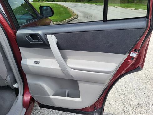 Used 2010 Toyota Highlander 2WD image 26