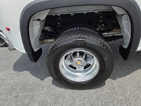 Used 2024 Chevrolet Silverado 3500 LT w/ Safety Package AWD/4WD image 12