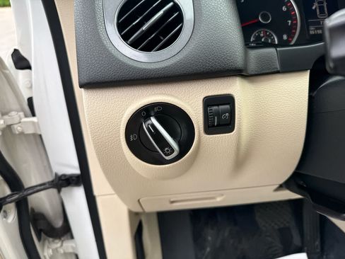 Used 2012 Volkswagen Tiguan SE AWD/4WD image 17