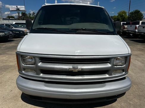 Used 2001 Chevrolet Express 1500 RWD image 8