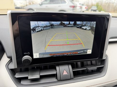 Certified 2025 Toyota RAV4 XLE w/ Convenience Package image 20