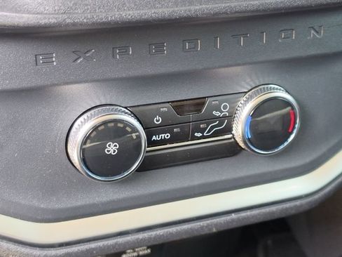 Used 2025 Ford Expedition Max Active RWD image 12