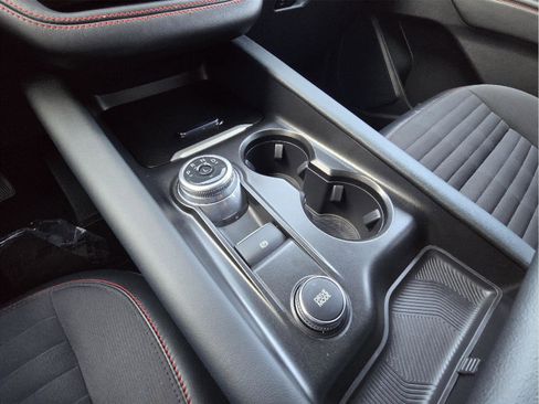 Used 2025 Ford Explorer ST-Line w/ ST-Line Street Pack image 42