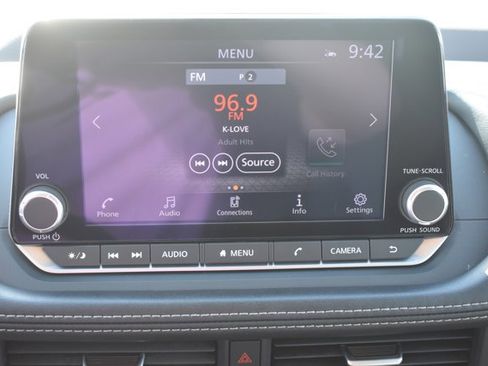 Used 2023 Nissan Rogue SV AWD/4WD image 24