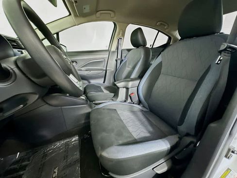 Used 2023 Nissan Versa SV image 12
