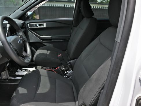 Used 2025 Ford Explorer 4WD Police Interceptor image 12