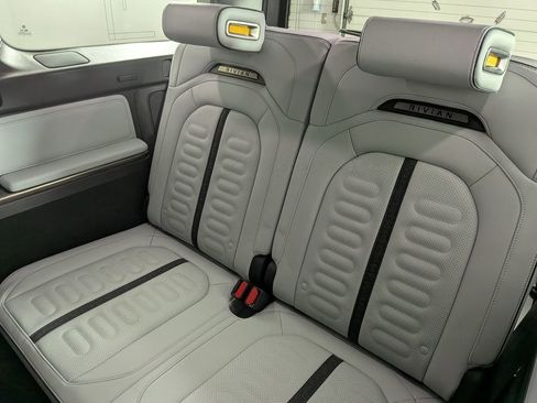 Used 2023 Rivian R1S Adventure image 41