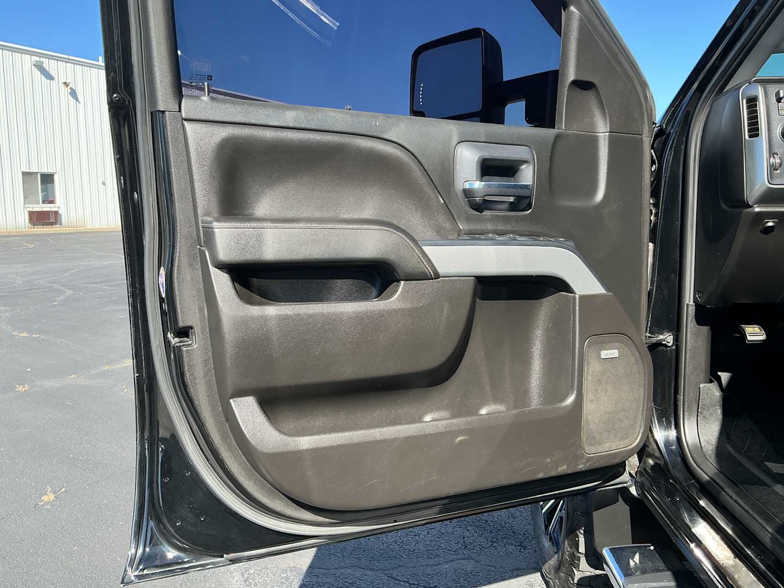 Used 2019 Chevrolet Silverado 2500 LT w/ Midnight Edition AWD/4WD image 19