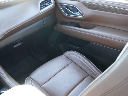 Used 2022 Chevrolet Tahoe High Country RWD image 16