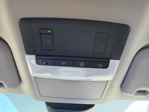 Used 2025 Nissan Sentra SV FWD image 35