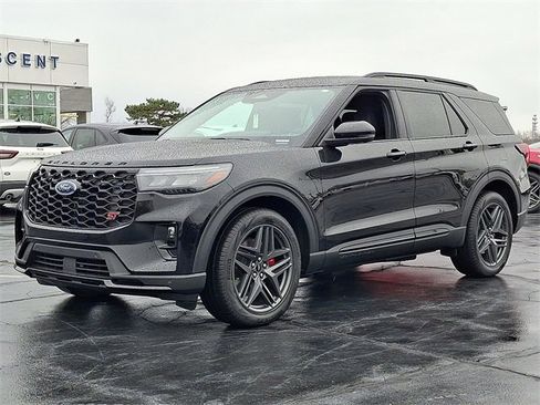 New 2026 Ford Explorer ST image 3