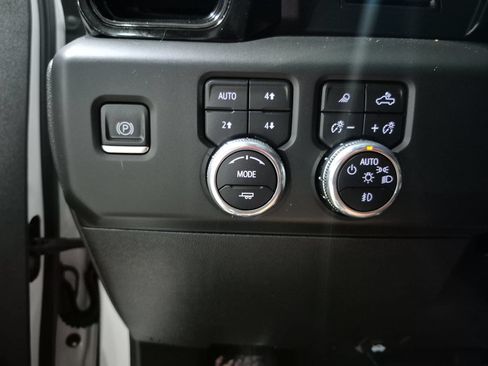 Certified 2025 GMC Sierra 1500 AT4 AWD/4WD image 19