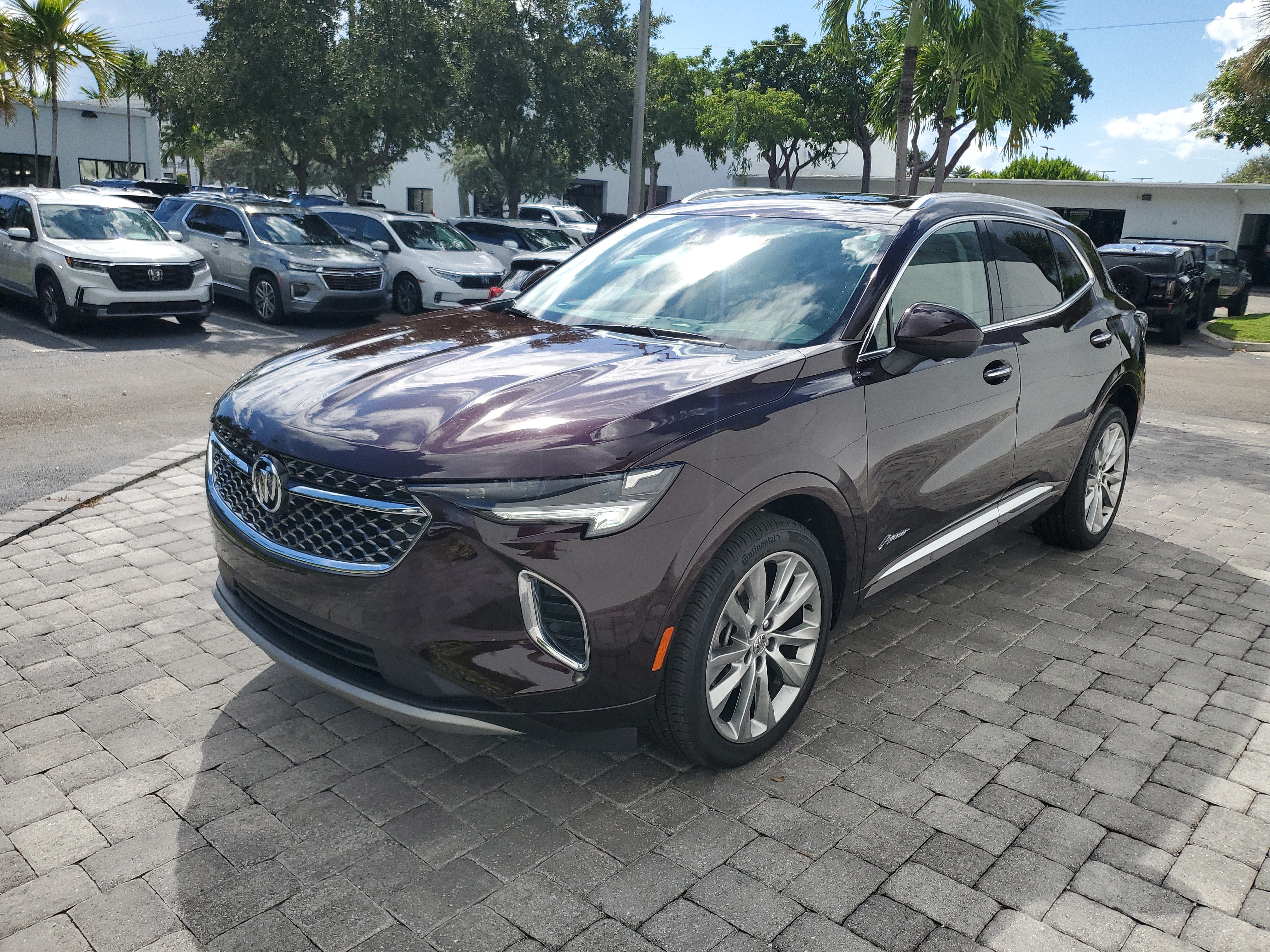 Used 2023 Buick Envision Avenir FWD image 3