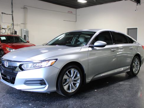 Used 2019 Honda Accord LX image 7