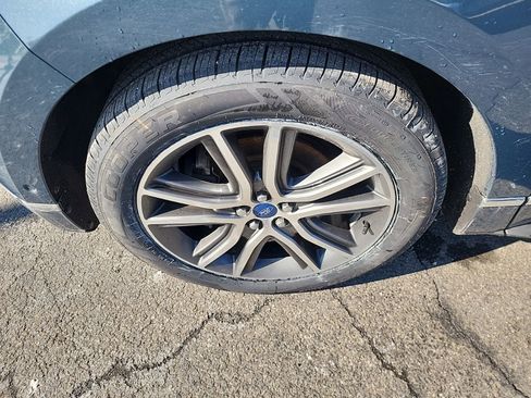 Used 2019 Ford Edge Titanium w/ Equipment Group 301A AWD/4WD image 37