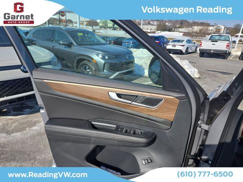 New 2026 Volkswagen Atlas SE image 10