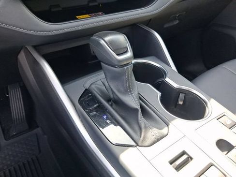 Used 2026 Toyota Highlander XLE AWD/4WD image 21