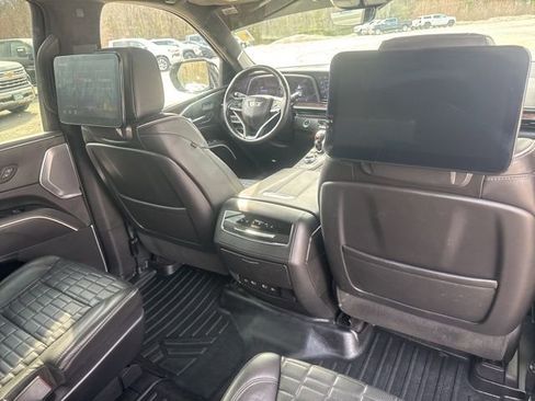 Used 2022 Cadillac Escalade Premium Luxury Platinum image 31