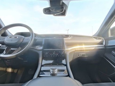 Used 2022 Jeep Grand Cherokee Altitude image 29