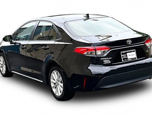 Used 2023 Toyota Corolla LE w/ LE Convenience Package FWD image 12