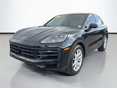 Used 2024 Porsche Cayenne image 8