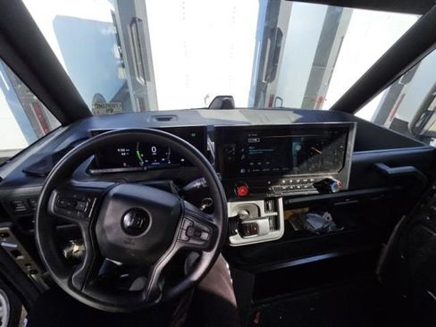 Used 2023 Chevrolet Brightdrop 600 w/ Active Safety Package 2 AWD/4WD image 5