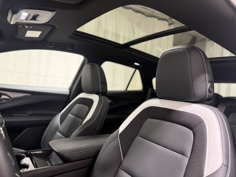 Used 2024 Chevrolet Blazer EV LT image 14