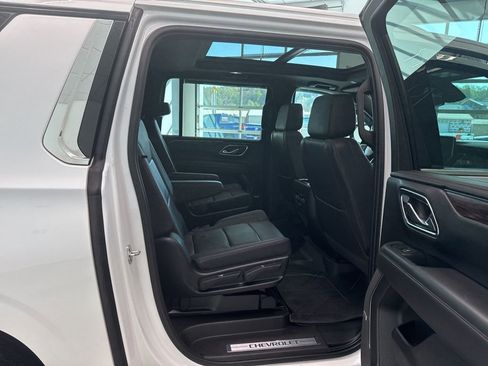 Used 2023 Chevrolet Suburban LT w/ Luxury Package AWD/4WD image 22