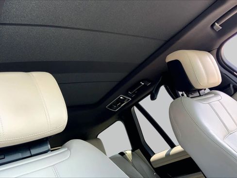 Used 2018 Land Rover Range Rover HSE AWD/4WD image 12