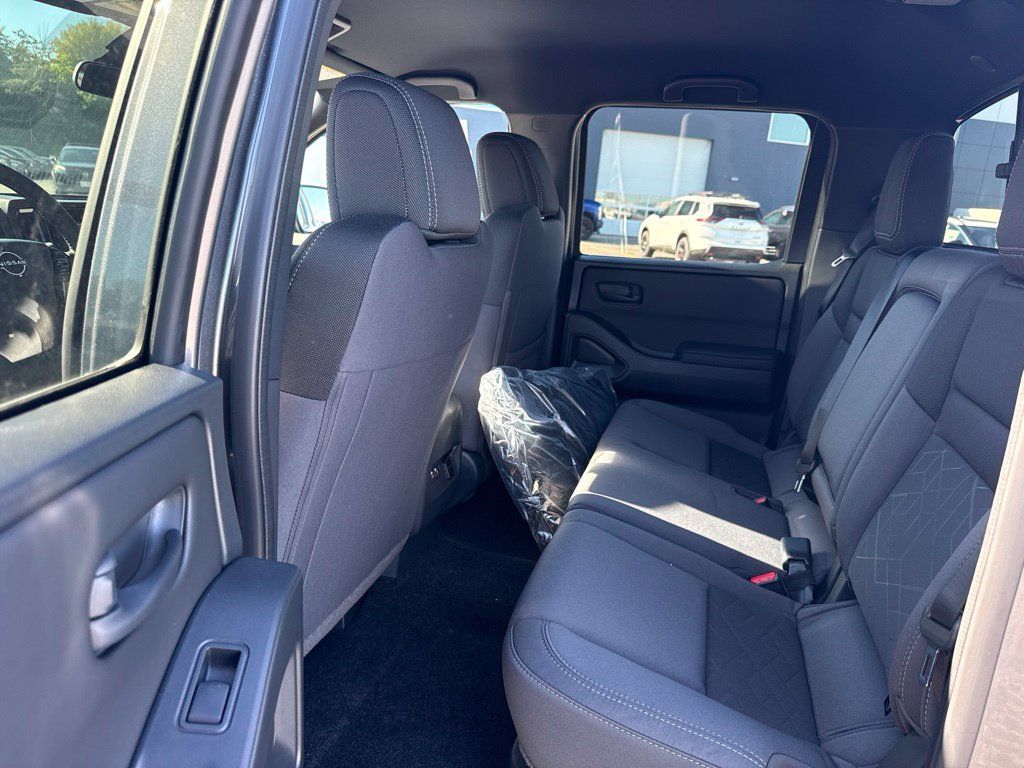 New 2027 Nissan Frontier SV w/ SV Convenience Package AWD/4WD image 14