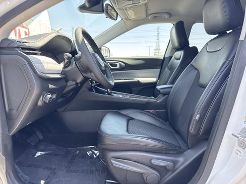 Certified 2022 Jeep Compass Latitude FWD image 23