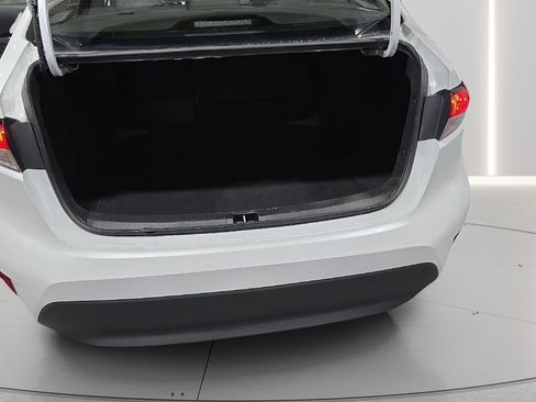 Used 2025 Toyota Corolla LE image 21