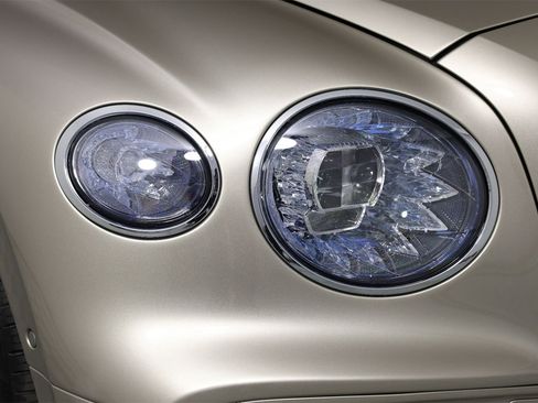 New 2026 Bentley Flying Spur Plug-In Hybrid image 13